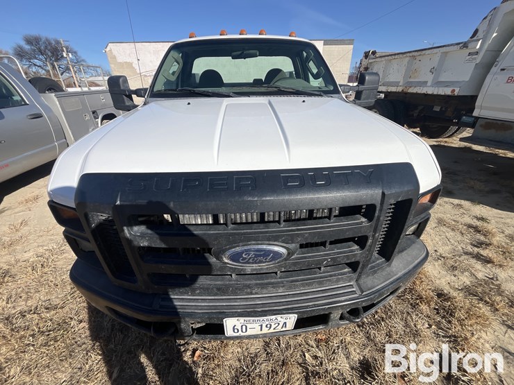 ford-f350-xl-image-11