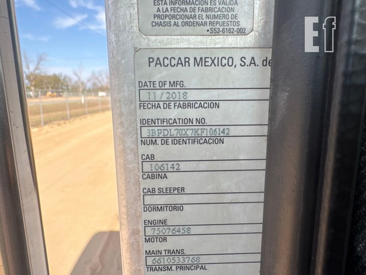 2019-peterbilt-garbage-truck-image-21