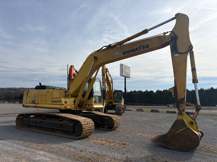 komatsu-pc220-lc-7l-image-3