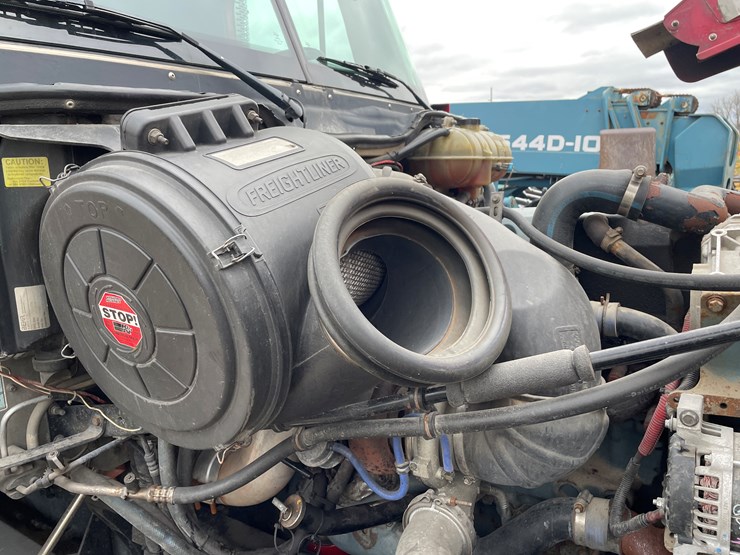 #1043-•-2009-freightliner-semi-(wi-title-in-delay)-image-75