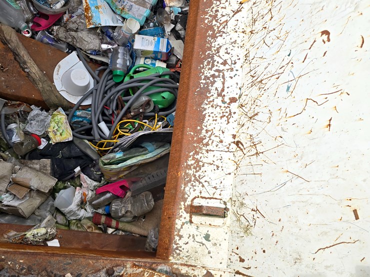 2003-peterbilt-320-image-99