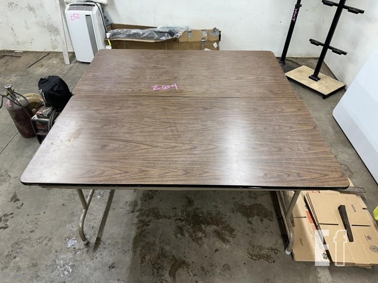folding-tables-image-1