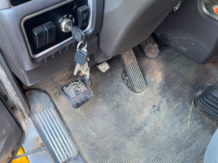 2008-kenworth-t800-image-16