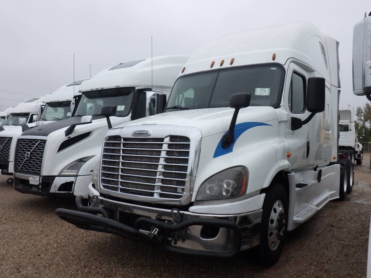 freightliner-cascadia-125-image-1