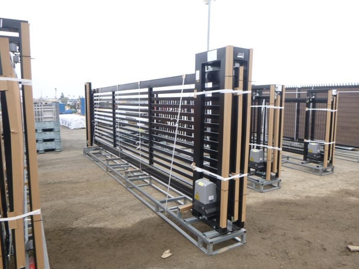 unused-20'x5.5'-electric-cantilever-gate-image-3