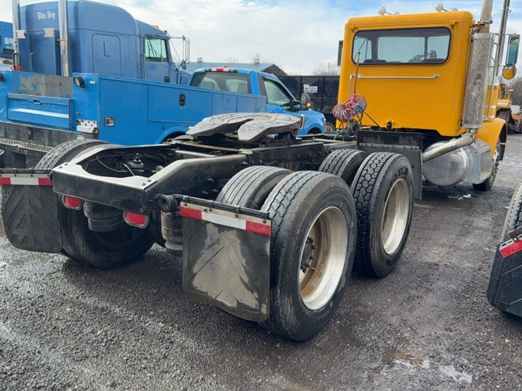 1997-peterbilt-379-image-9