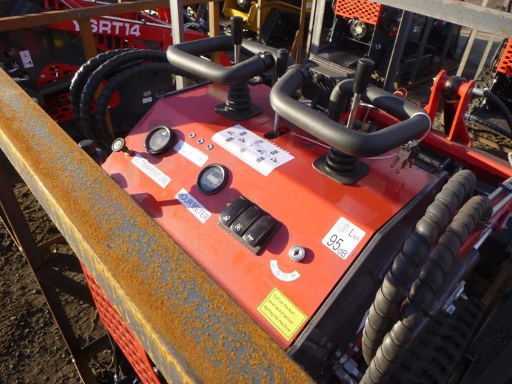 2025-agt-ysrt14-skid-steer-track-loader-image-13