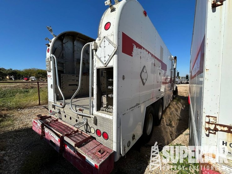 2010-kenworth-t800-image-2