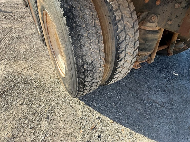 mack-r686st-image-11