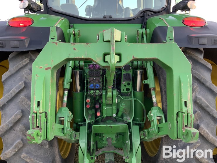 john-deere-8320r-image-12