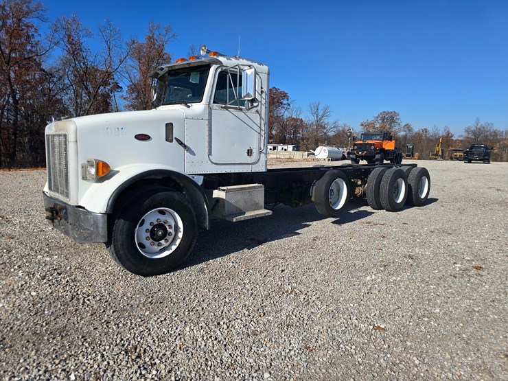 peterbilt-357-image-4