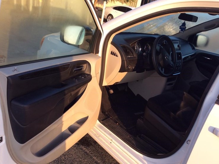 2017-dodge-grand-caravan-image-5