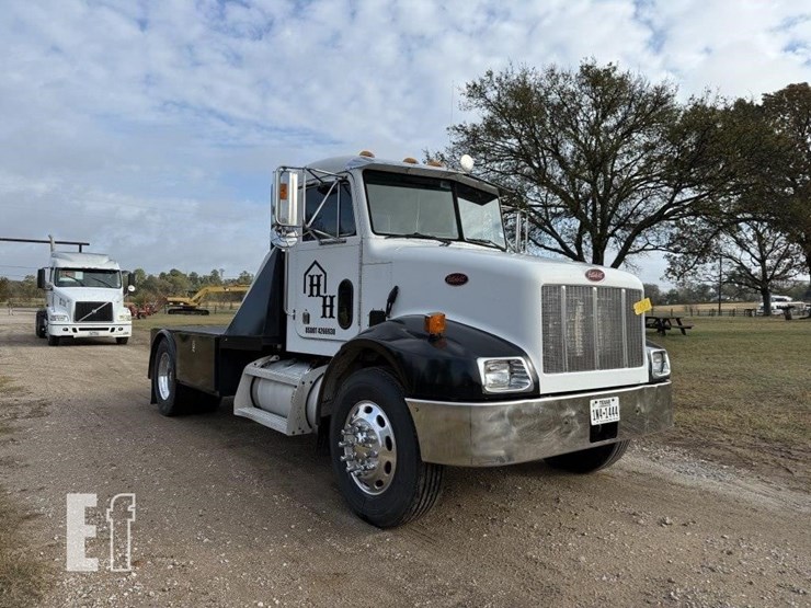 peterbilt-330-image-3
