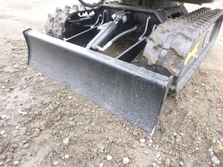 2025-vicsec-vc15p-hydraulic-excavator-image-15