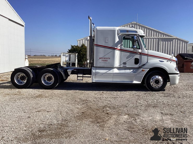 2005-freightliner-columbia-120-image-4