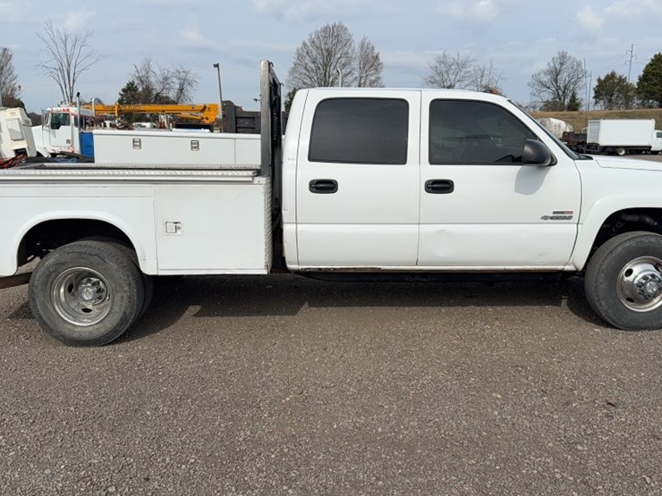 2003-chevrolet-3500-image-4