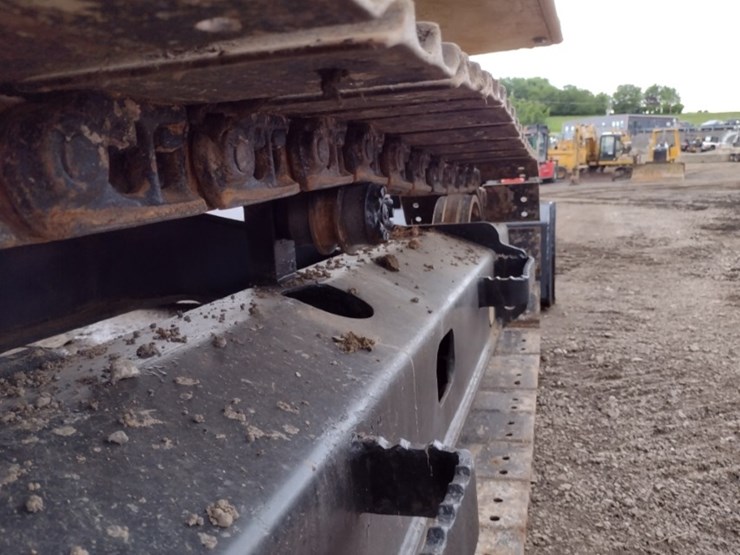 caterpillar-307.5-image-39