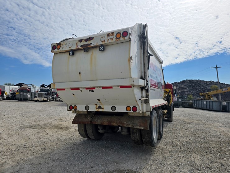 2003-peterbilt-320-image-24