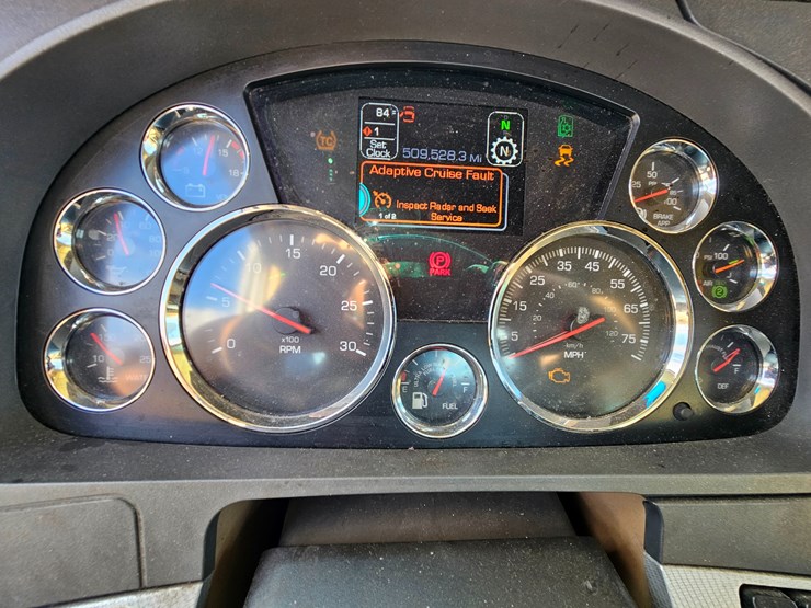 2021-kenworth-t680-image-50