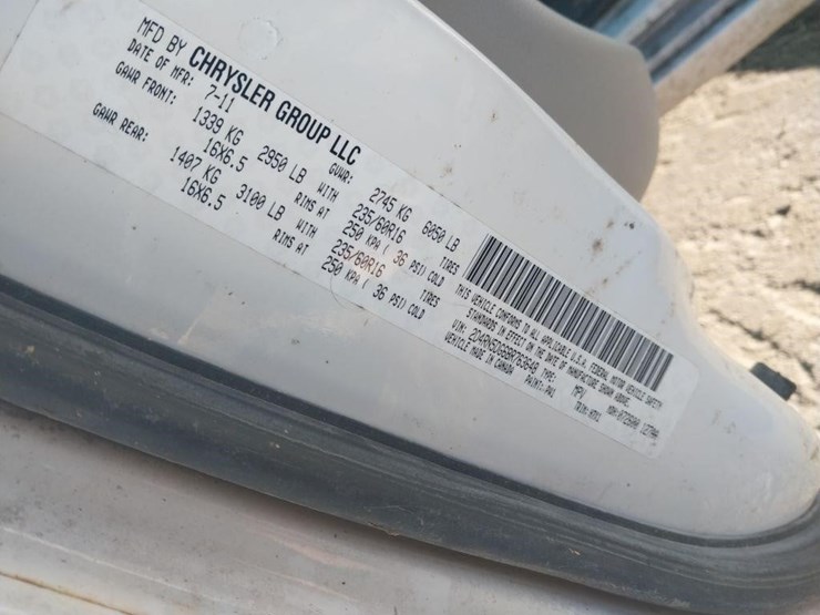 2011-dodge-grand-caravan-image-12