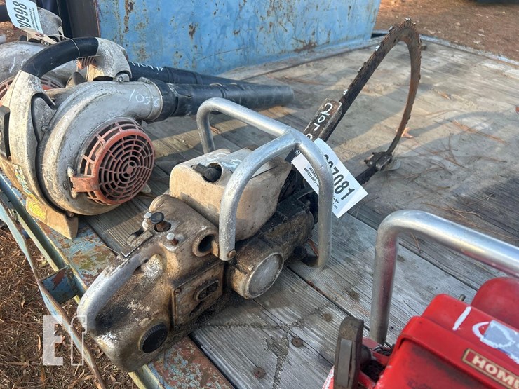 beaird-poulan-68-chainsaw-w/-bow-image-2