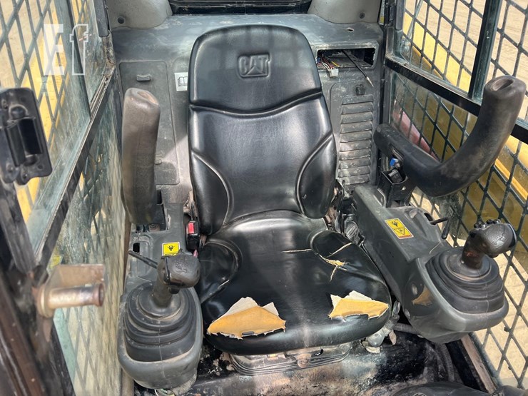 2016-caterpillar-236d-image-20