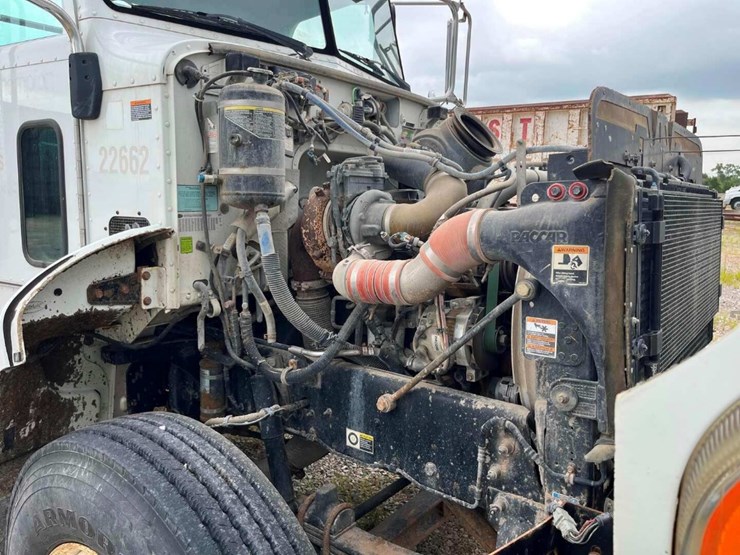 2012-peterbilt-337-image-16