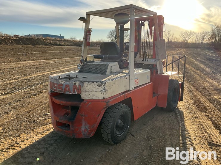 nissan-80-rough-terrain-forklift-image-5