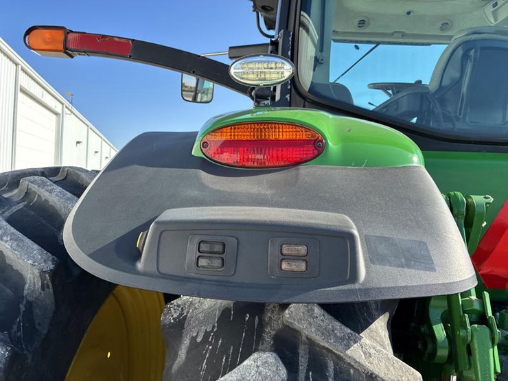 john-deere-8320r-image-28