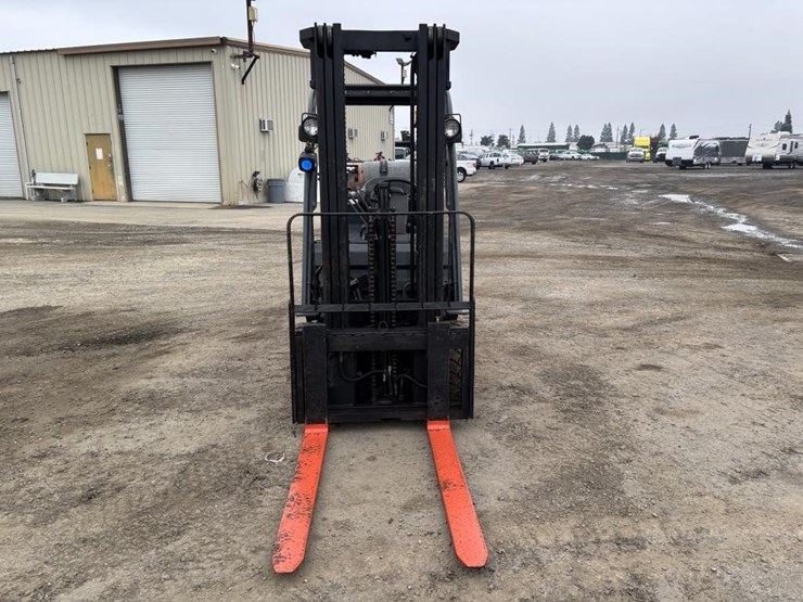 2011-toyota-8fgcu30-image-6