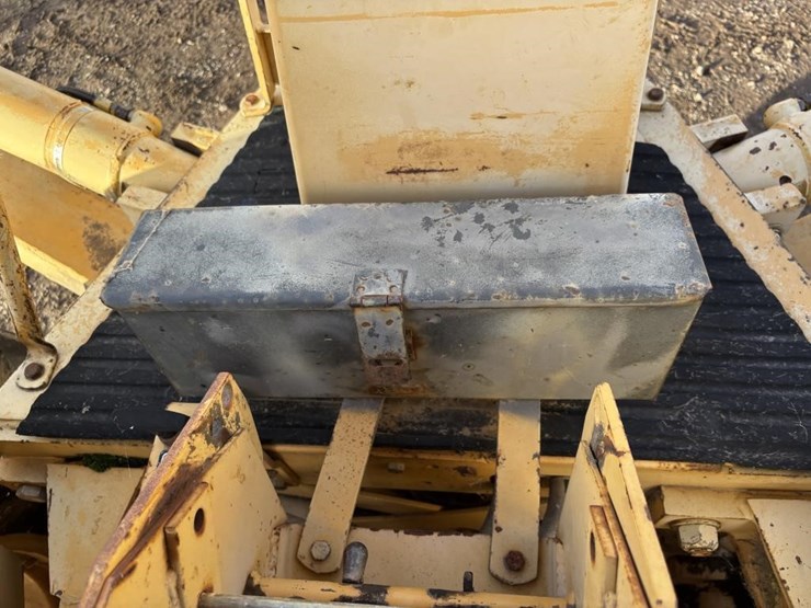 1975-ford-445a-image-39