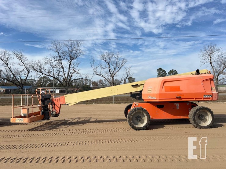 2018-jlg-600s-image-1