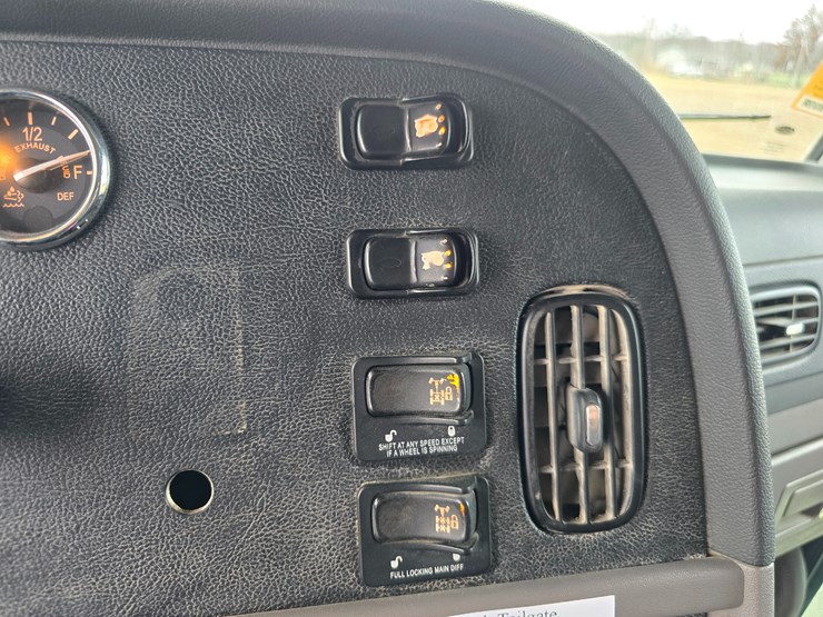 peterbilt-367-image-171