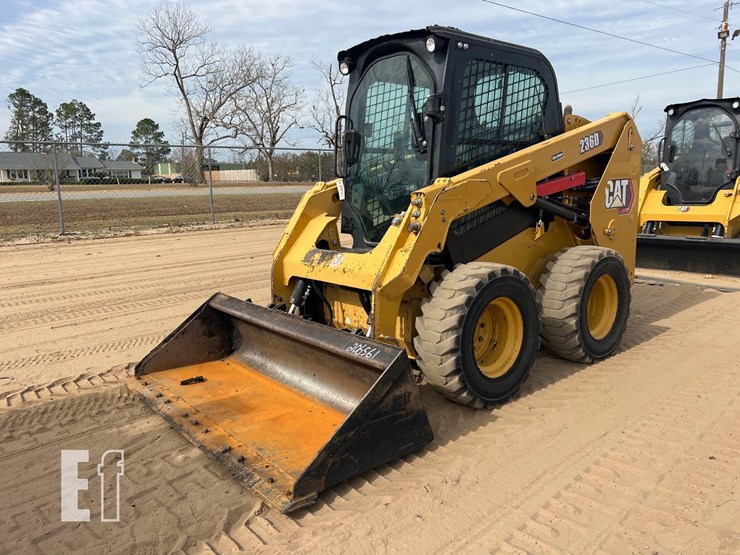 2016-caterpillar-236d-image-8