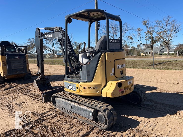 2015-deere-35g-image-2