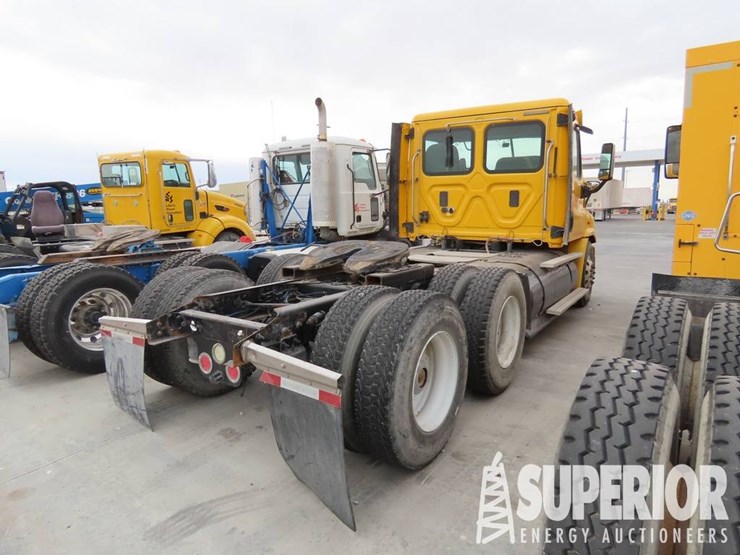 (x)-(2-6)-2015-freightliner-cascadia-t/a-truck-tr...-image-3