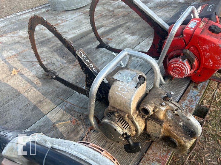 beaird-poulan-68-chainsaw-w/-bow-image-1