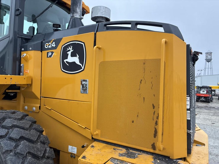 john-deere-624-image-41