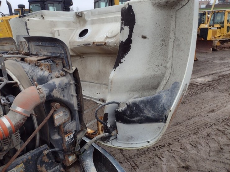 peterbilt-337-image-25