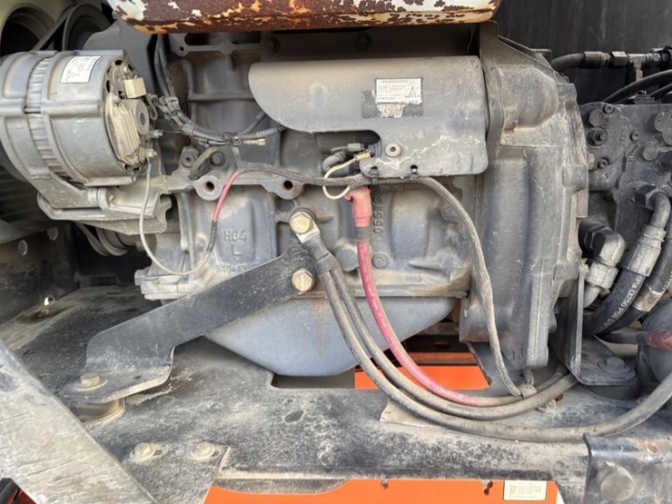 2013-jlg-400s-image-33