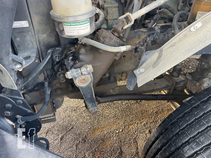 freightliner-columbia-120-image-17