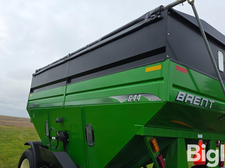 unverferth-brent-gt-644-gravity-wagon-image-14