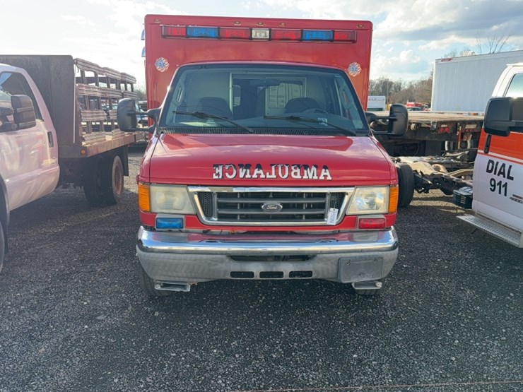 2004-ford-e450-image-2