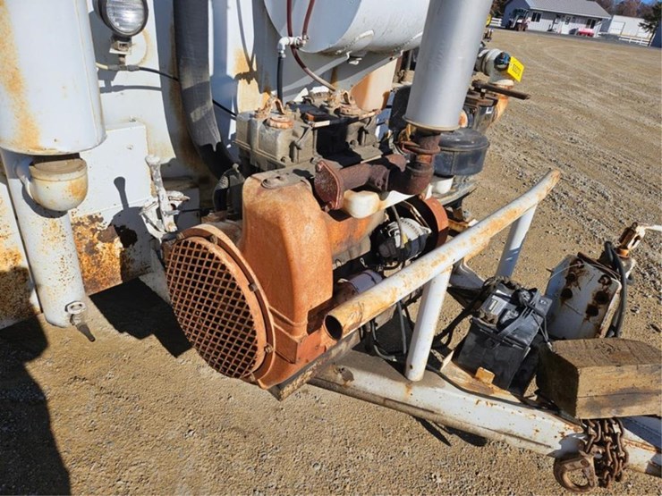 #3272-•-1983-presvac-systems-sewer-vac-image-12