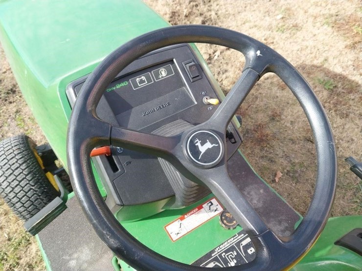 john-deere-240-image-7