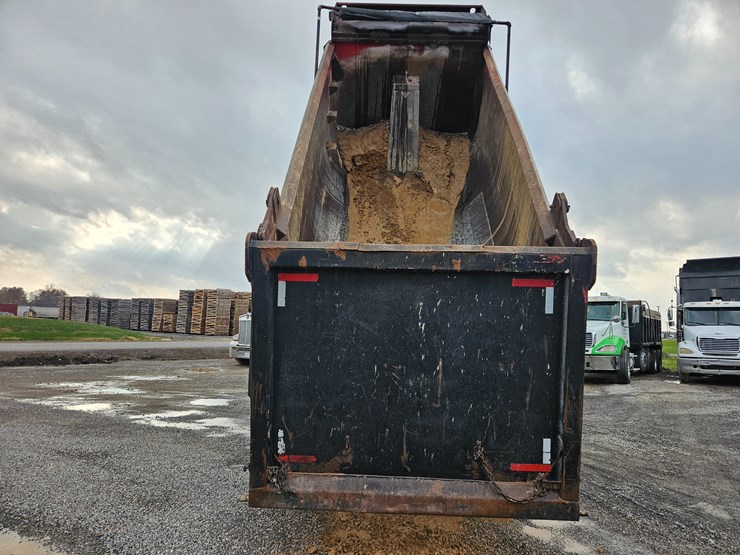 freightliner-columbia-112-image-32