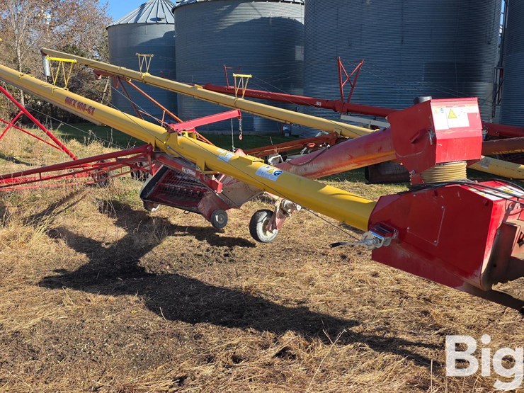 westfield-mkk-100-63-grain-auger-w/swing-hopper-image-3