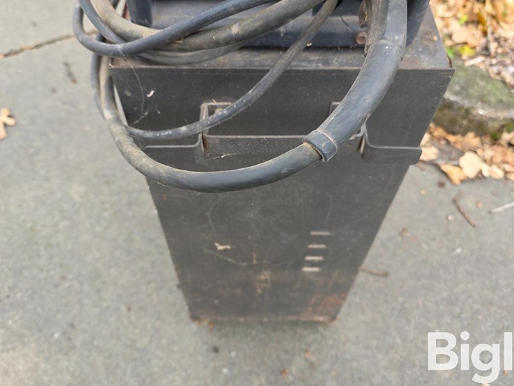 lincoln-sp-125-plus-wire-welder-image-16