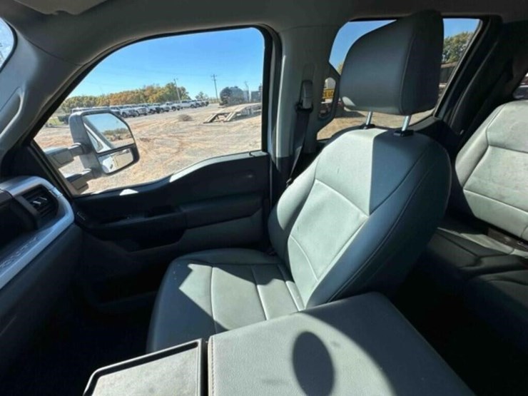 2024-ford-f350dually-1-ton-image-35