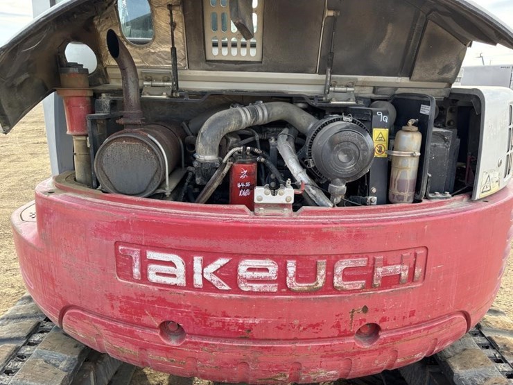 2012-takeuchi-tb180fr-image-42